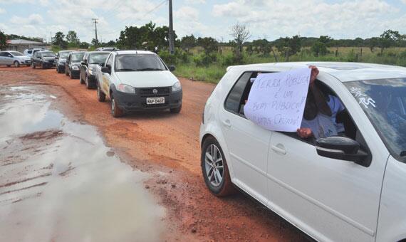 Professores e alunos do campus participaram da manifestação (Foto: Rodrigo Sales)