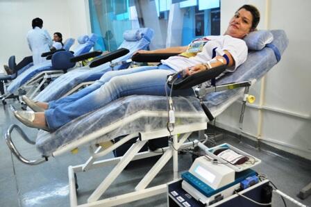 A servidora do INSS, Mara Núbia, disse que é muito válida a doação de sangue, e pode salvar vidas (Foto: Rodrigo Sales)
