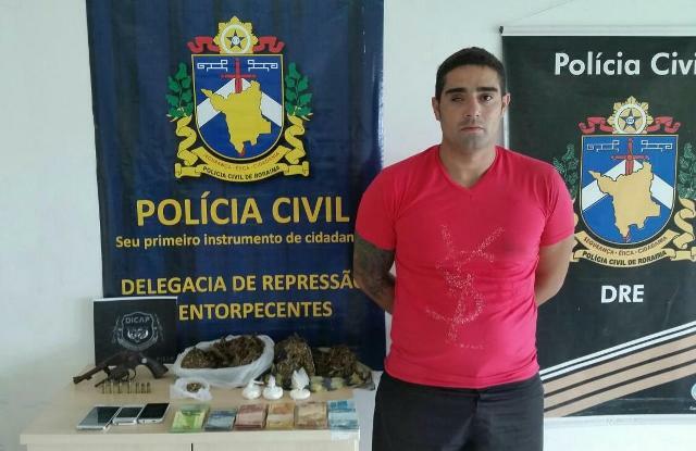 O foragido do sistema prisional Jânio Melo de Almeida, de 31 anos, foi preso em sua residência no bairro Mecejana, após investigações da DRE e Dicap (Foto: Divulgação)