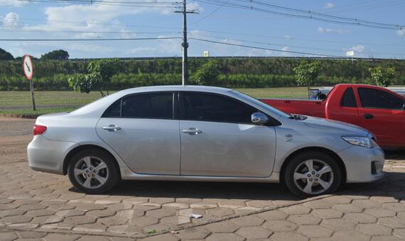 Carro foi recuperado momentos depois (Foto: Samara Cordeiro)