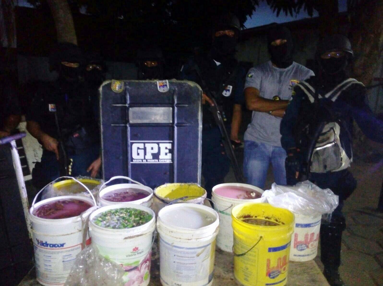Os presos utilizavam frutas e arroz, além de álcool que era usado na limpeza da cozinha para fabricar cachaça