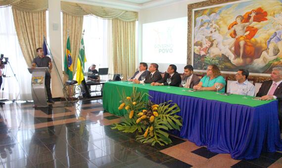 Ex-prefeito de Uiramutã, Venceslau Braz, foi quem organizou a expedição com 89 integrantes (Foto: Diane Sampaio)