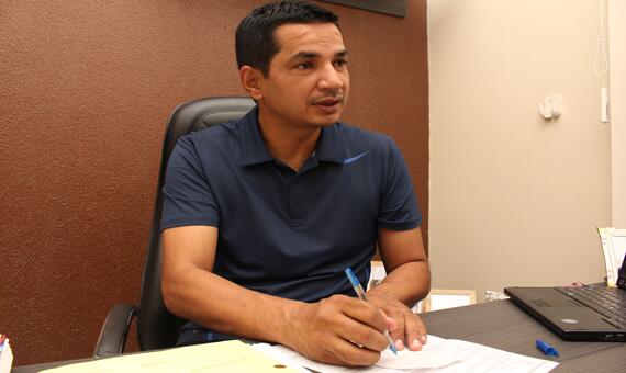 Vereador Sandro Baré é o autor da lei que foi promulgada pela Câmara (Foto: Diane Sampaio)