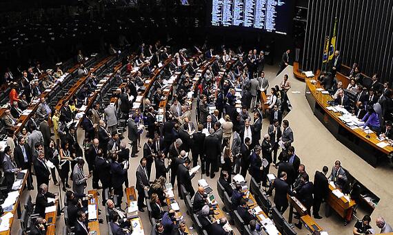 Plenário aprovou parcialmente o texto do Senado para o projeto de lei 5735/13 (Foto: Luis Macedo/Câmara dos Deputados)
