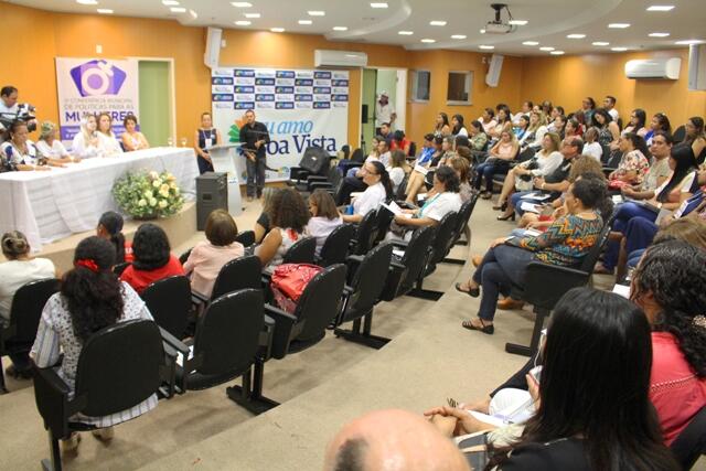 Evento teve início esta manhã, 11, no auditório do Senac, na Avenida Major Williams (Foto: Diane Sampaio)