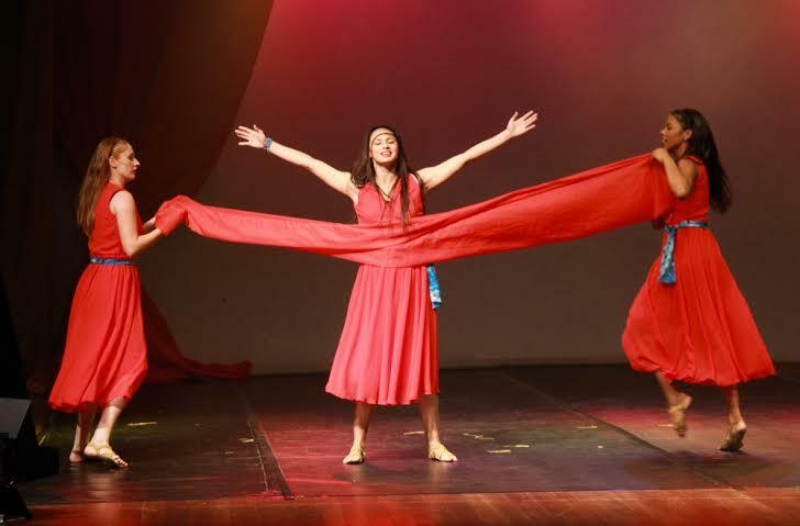 A programação inclui  teatro, dança, música, oficinas, exposições, cinema, planetário, entre outras