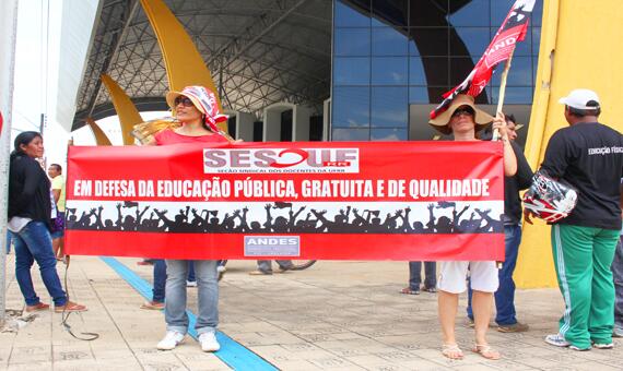 Depois de flexibilizar as reivindicações como forma de dar fim à greve, o comando local acusa a gestão da UFRR de usar 'manobras' para acabar com a greve