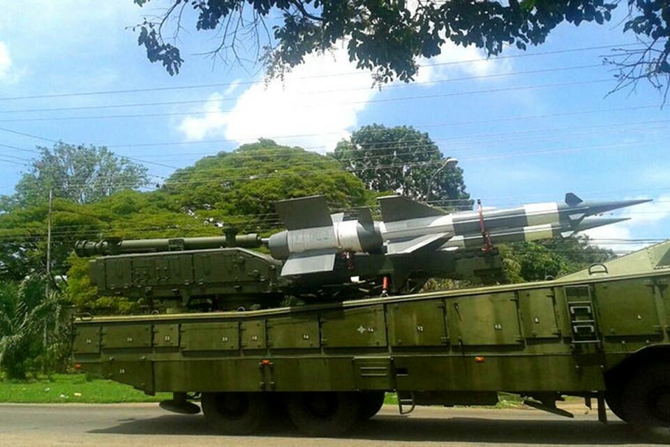 Caminhões com mísseis Pechora foram vistos próximos da fronteira com o Brasil e Guiana (@DarioGraffo)