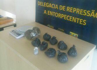 Prisão ocorreu durante o cumprimento de mandado de busca e apreensão na residência de Maria Lima, de 58 anos (Foto: Divulgação)