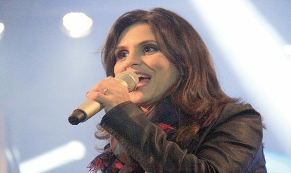 Uma das atrações do evento é o show da cantora gospel Aline Barros (Foto: Arquivo Folha)