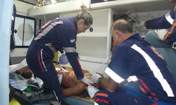 Uma das vítimas foi socorrida em estado grave pelo Samu e não resistiu aos ferimentos (Foto: Divulgação)