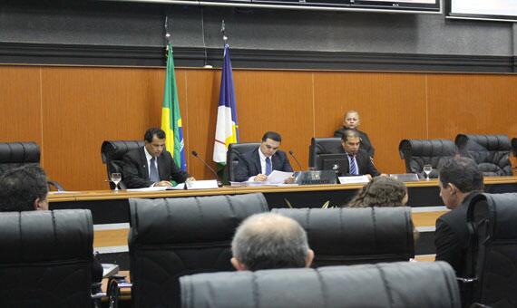 Quem esperava uma sessão polêmica, ontem encontrou clima tranquilo no plenário da Assembleia Legislativa (Foto: Diane Sampaio)