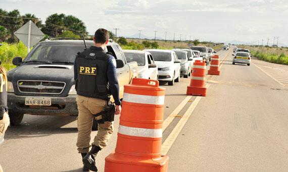PRF vai utilizar fiscalizações móveis nas principais rodovias federais do Estado (Foto: Arquivo/Folha)