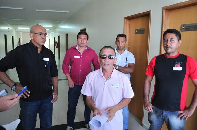 Candidatos reunidos na tarde desta quarta-feira, 07 (Foto: Rodrigo Sales)