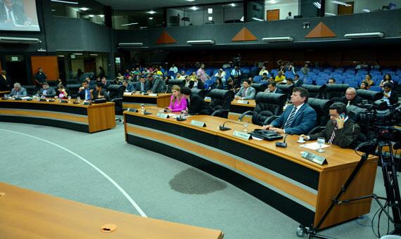 Base governista se retirou do plenário como manobra para evitar votação (Foto: Charles Wellington/SupCom-ALE)