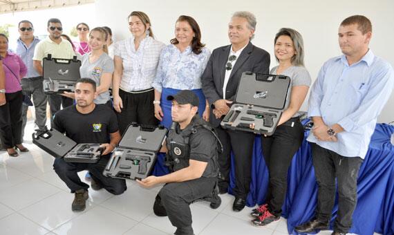 Armas e equipamentos foram entregues em solenidade realizada na Pamc (Foto: Rodrigo Sales)