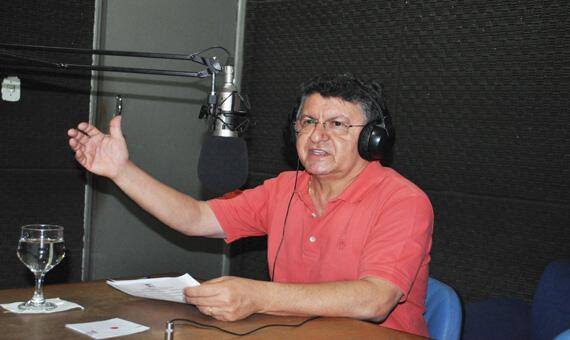 Secretário estadual de Infraestrutura, Flamarion Portela, durante entrevista para a Rádio Folha (Foto: Samara Cordeiro)