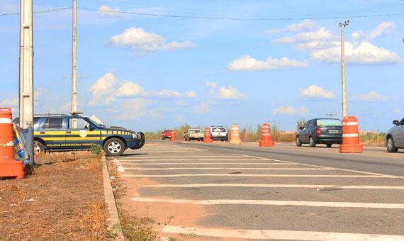 Volta para casa depois do feriadão registrada no trecho sul da BR-174 (Foto: Diane Sampaio)