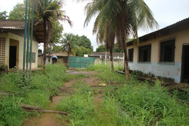 O local está abandonado e a estrutura praticamente toda danificada (Foto: Divulgação)