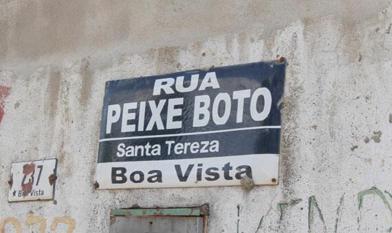 Vítima denunciou que rua Peixe Boto está dominada pela droga (Foto: Diane Sampaio)