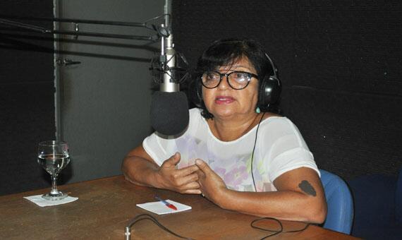A presidente do CAU/RR, Perpétua Barbosa, durante entrevista na Rádio Folha (Foto: Samara Cordeiro)