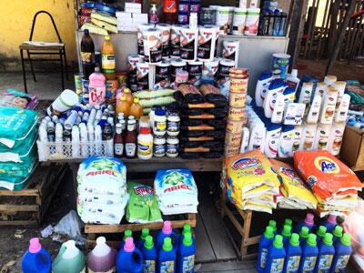 Nas feiras-livres da Capital é possível comprar qualquer produto venezuelano (Foto: Rodrigo Sales)