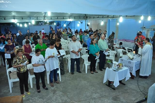 A missa contou com a presença de convidados e foi feita no pátio da empresa (Foto:Hisraufre Emiliano)