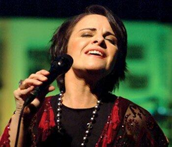 Leila Pinheiro será acompanhada da Amazonas Jazz
