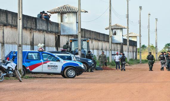 Movimento foi intenso dentro da Penitenciária de Monte Cristo e em sua área externa (Foto: Rodrigo Sales)