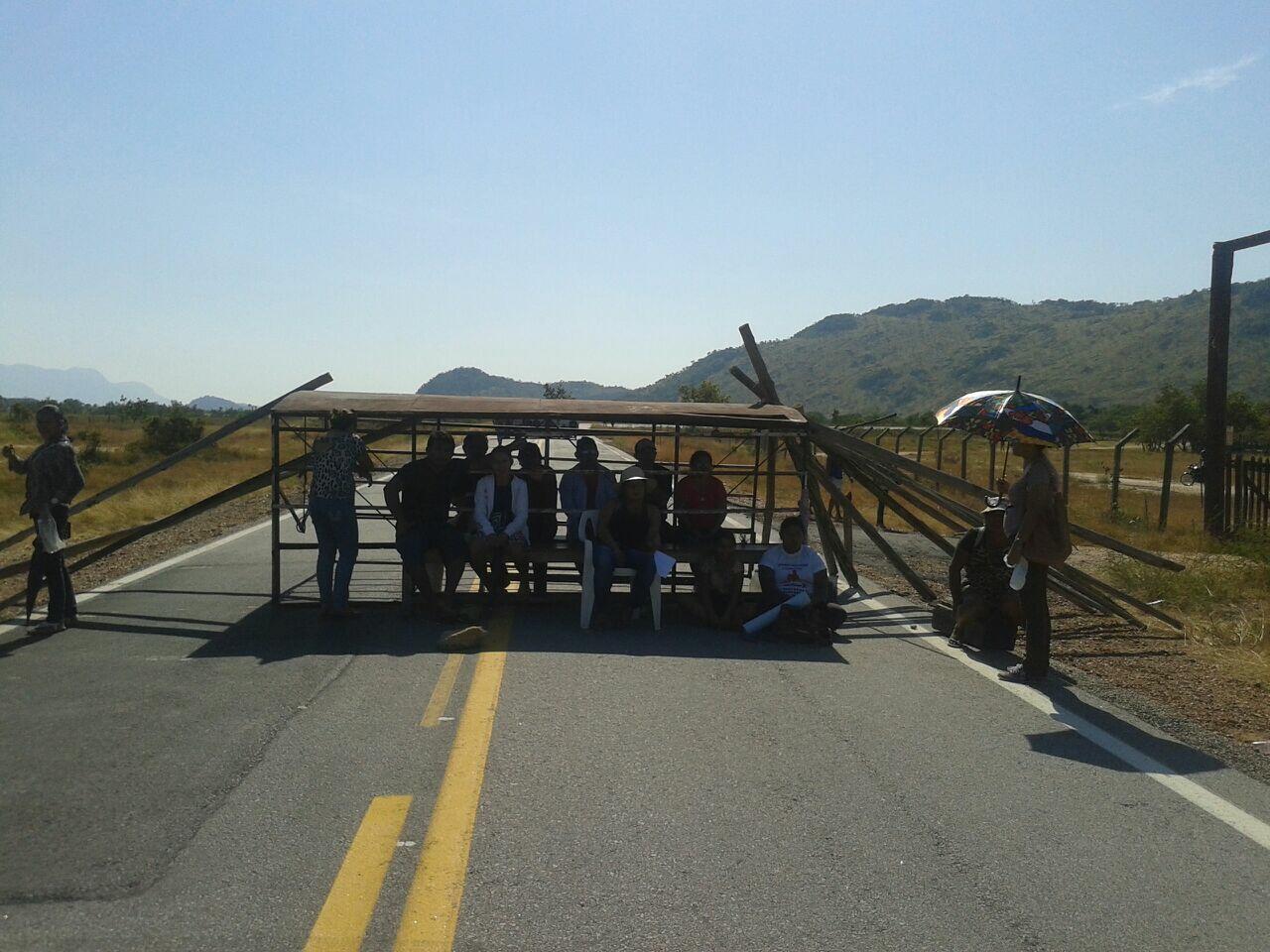 Rodovia bloqueada (Foto: Divulgação)