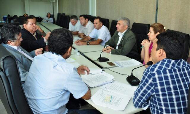 A entidade quer alteração da Lei 664 que aplica processo licitatório na concessão de linha de transporte intermunicipal (Fotos: H. Emiliano)