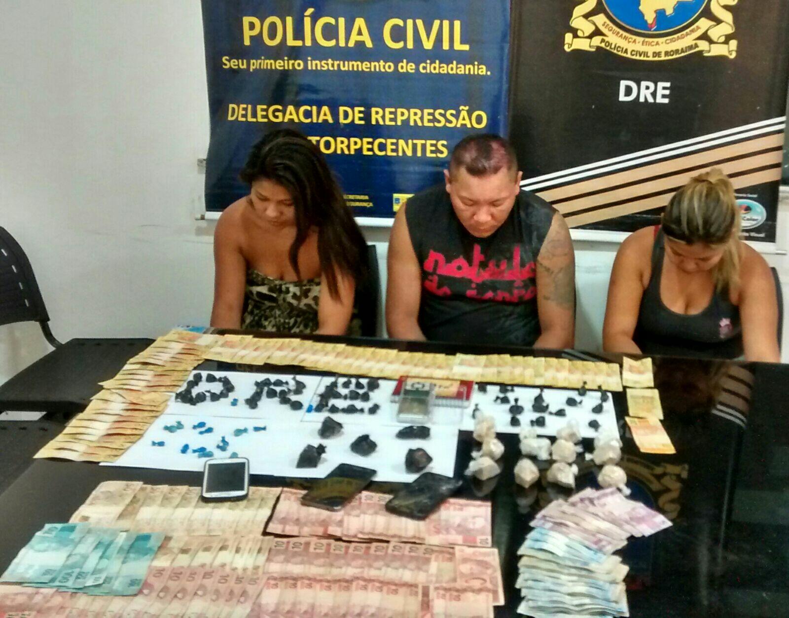 As três pessoas foram presas em flagrante (Foto: Divulgação/DRE)