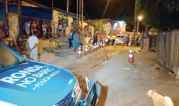 Vítima foi alvejada a tiros e, quando agonizava no chão, recebeu as facadas (Foto: Divulgação)