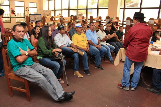 O sorteio para definir a ordem de apresentação aconteceu hoje à tarde, no Palácio da Cultura (Foto: Diane Sampaio)