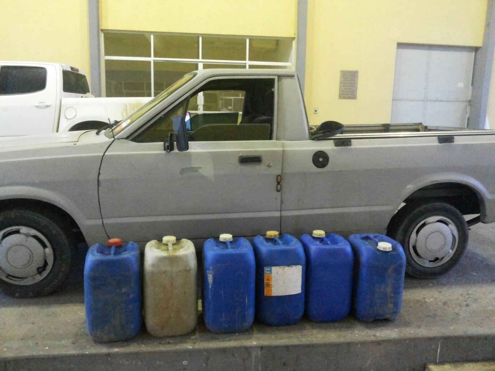 Além do combustível, quatro veículos que estavam com o tanque adulterados também foram apreendidos na fronteira