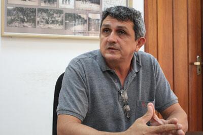 Chefe de Fiscalização da SMGA, Robson Rodrigues, destaca avanços na fiscalização a áreas de preservação ambiental (Foto: Diane Sampaio)