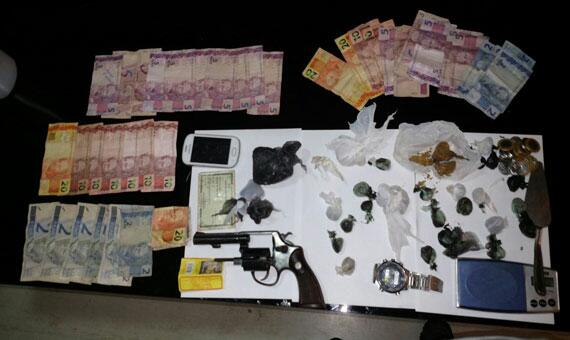 Abordagens ocorreram em cinco bairros da Capital em locais conhecidos como ponto de venda de droga (Foto: Divulgação)