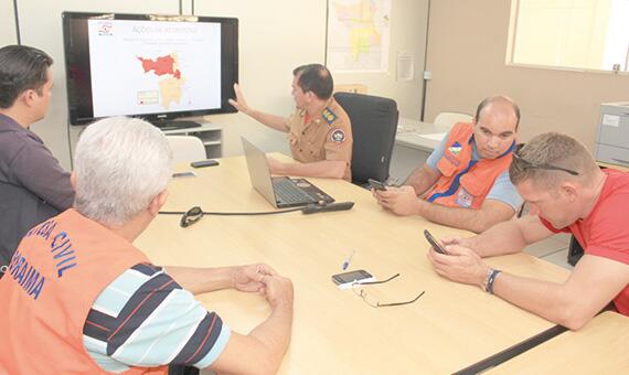 Defesa Civil orienta municípios a enviarem relatório sobre situação da seca (Foto: Diane Sampaio)