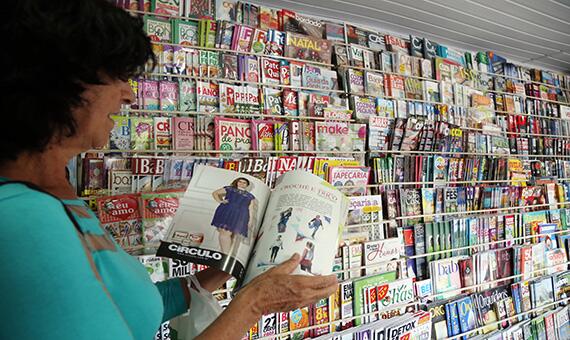 Bancas de revistas ainda são frequentadas por quem é amante da leitura (Foto: Antônio Diniz)