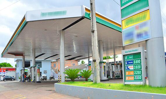 Reajustes feitos em centavos podem elevar preço da gasolina acima dos R$ 4,00 até o fim do ano (Foto: Rodrigo Sales)