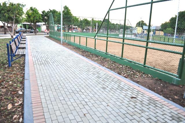 Praça Mané Garrincha foi revitalizada (Foto: Rodrigo Sales)