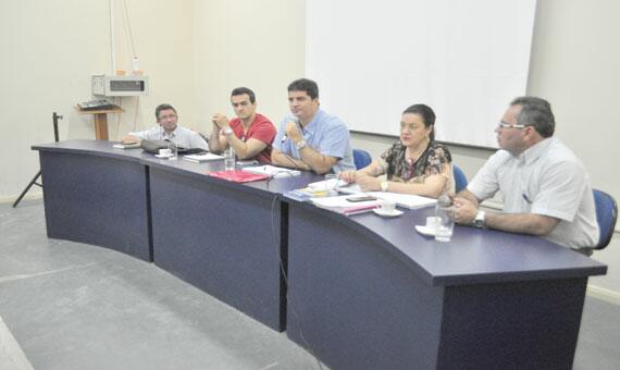 Secretário estadual de Educação, Marcelo Campbell, se reuniu com sua equipe (Foto: Rodrigo Sales)