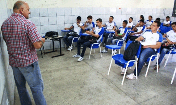 Estudantes e professores ainda não sabem se haverá ou não férias de fim de ano por causa da greve (Foto: Divulgação)