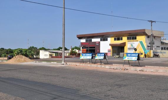 Prefeitura de Boa Vista está fechando retornos na Avenida Ville Roy (Foto: Samara Cordeiro)