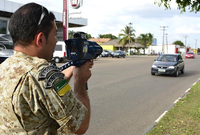 Uma equipe de agentes de trânsito iniciou um curso intensivo para manejo do equipamento