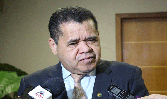 Deputado Jânio Xingu é o relator dos projetos na Comissão Mista de Orçamento (Foto: Diane Sampaio)