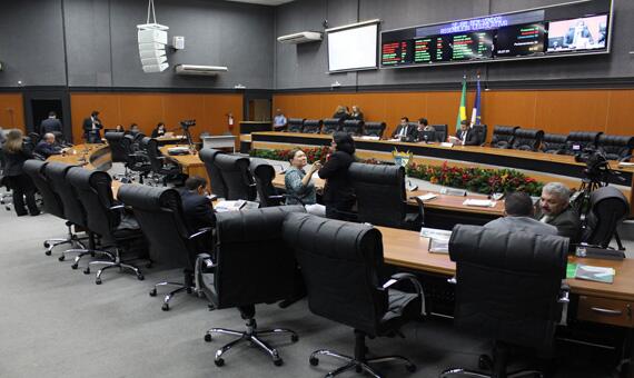 Deputados irão votar PCCR durante sessão extraordinária convocada para segunda-feira (Foto: Diane Sampaio)