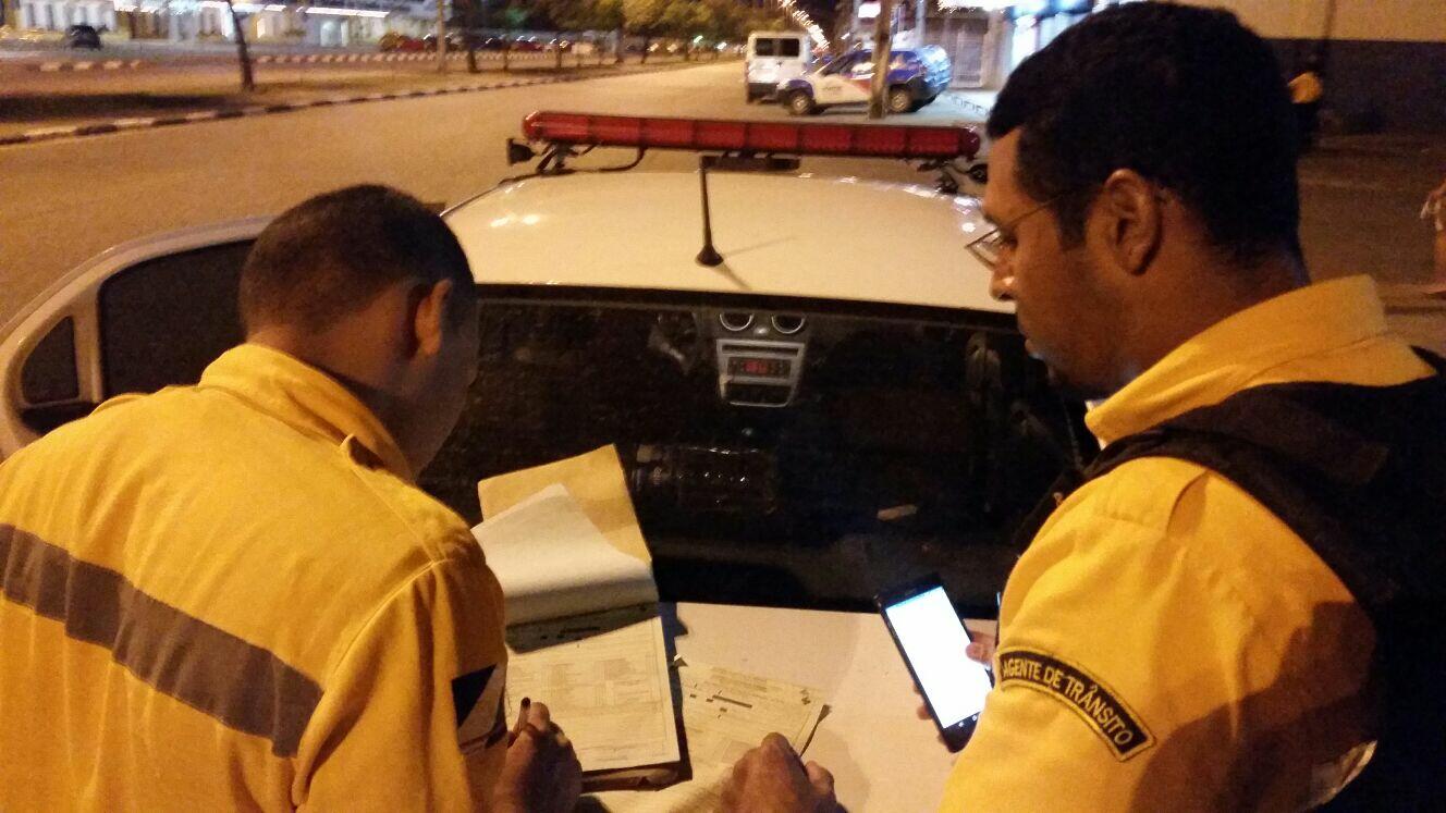 Blitz foi realizada em pontos estratégicos da Capital, na madrugada deste sábado. Ao todo, 264 motoristas foram abordados e 24 veículos removidos