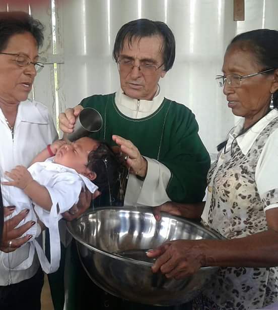 Padre Carlos ficará a frente da Diocese até que o Vaticano defina o nome do novo bispo para Roraima (Foto: Facebook)