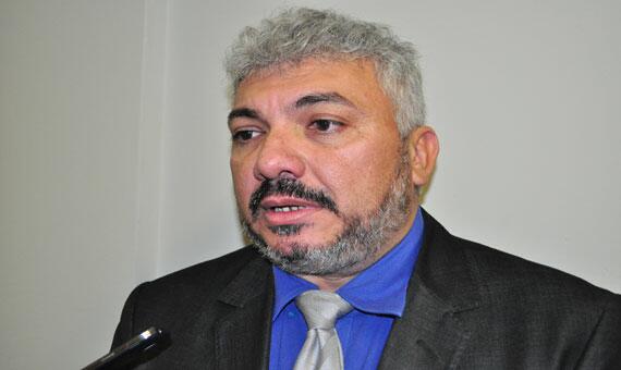 “Os colegas entenderam que o nosso nome era o melhor para presidir a comissão”, afirmou o deputado Oleno Matos (Foto: Rodrigo Sales)